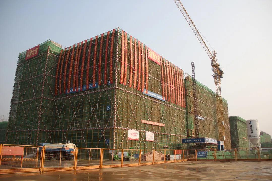 华润ks凯时官网科创城现代中药出产基地一期项目封顶1.jpg